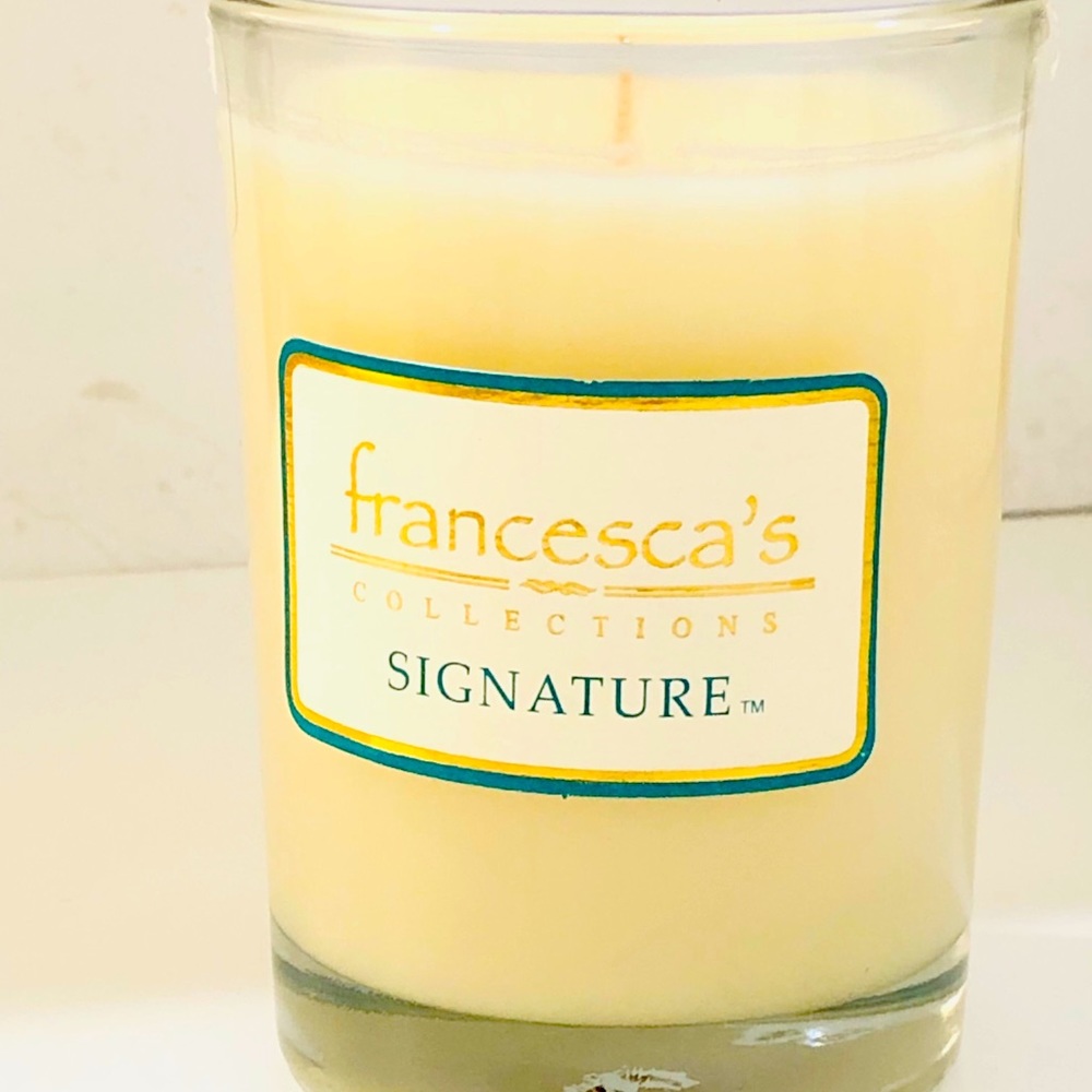 Francesca's Collections SIGNATURE CANDLE~RARE. - Picture 2 of 8